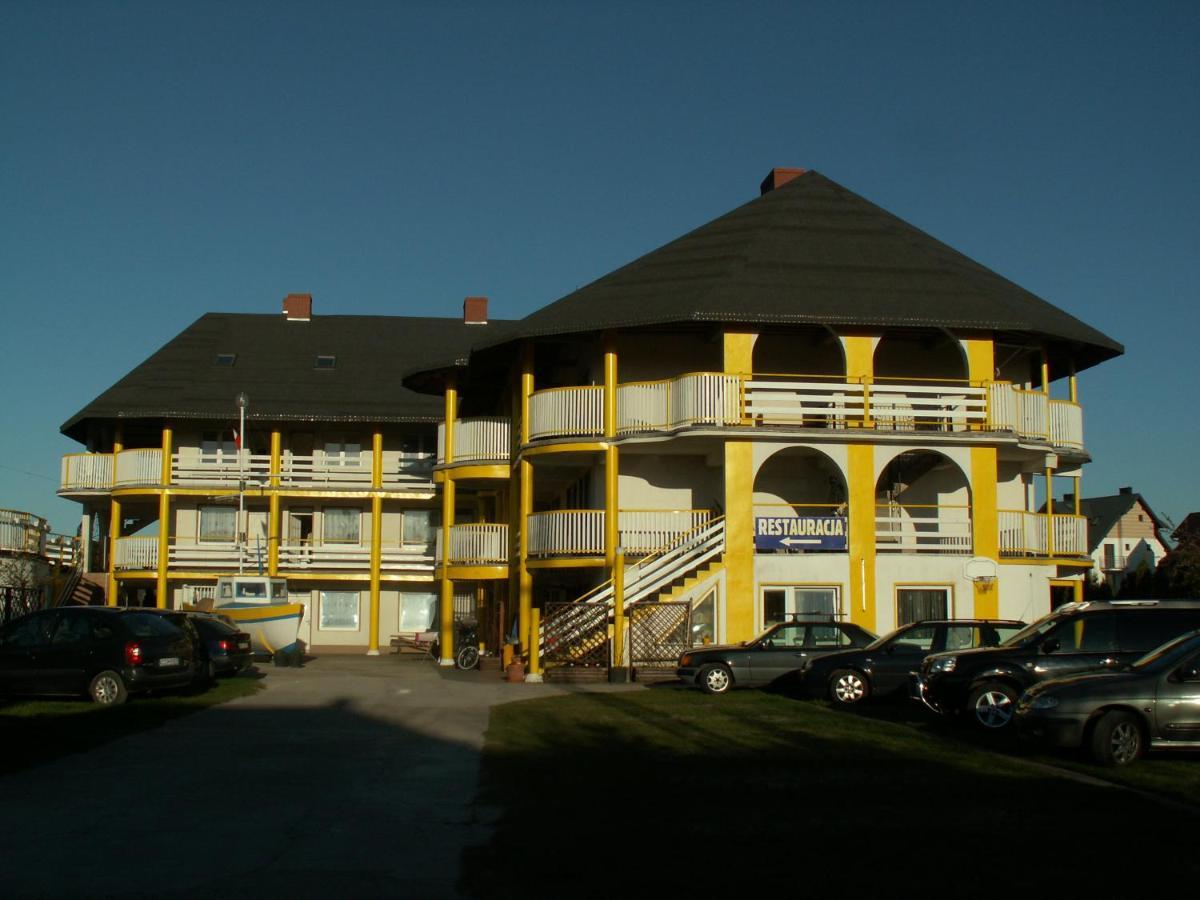 Pod Zlotym Zaglem Hotel Karwia Exterior photo